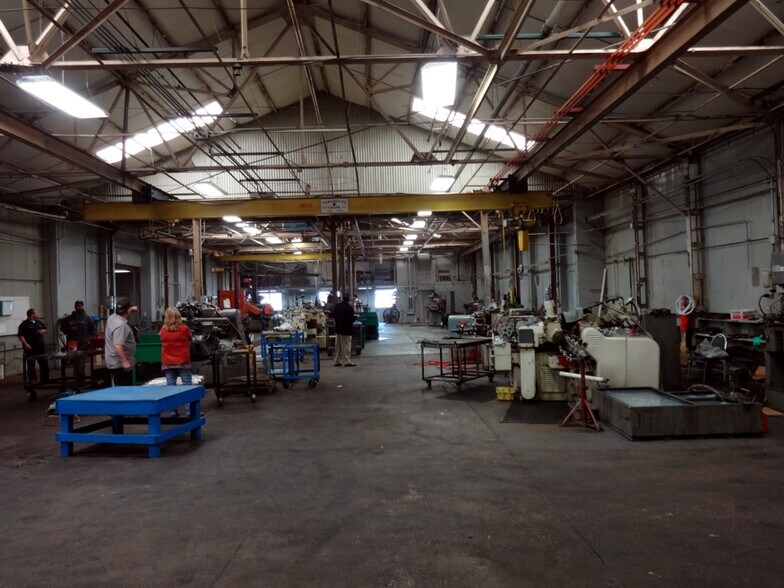 More Photos Of 1023 N Victor Ave, Tulsa Manufacturing For Lease
