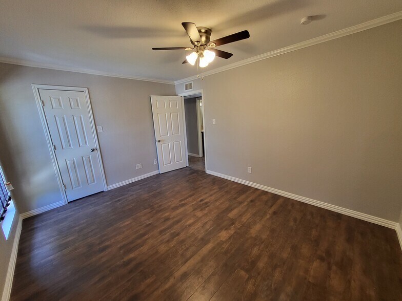 More Photos Of , Houston Multifamily For Sale