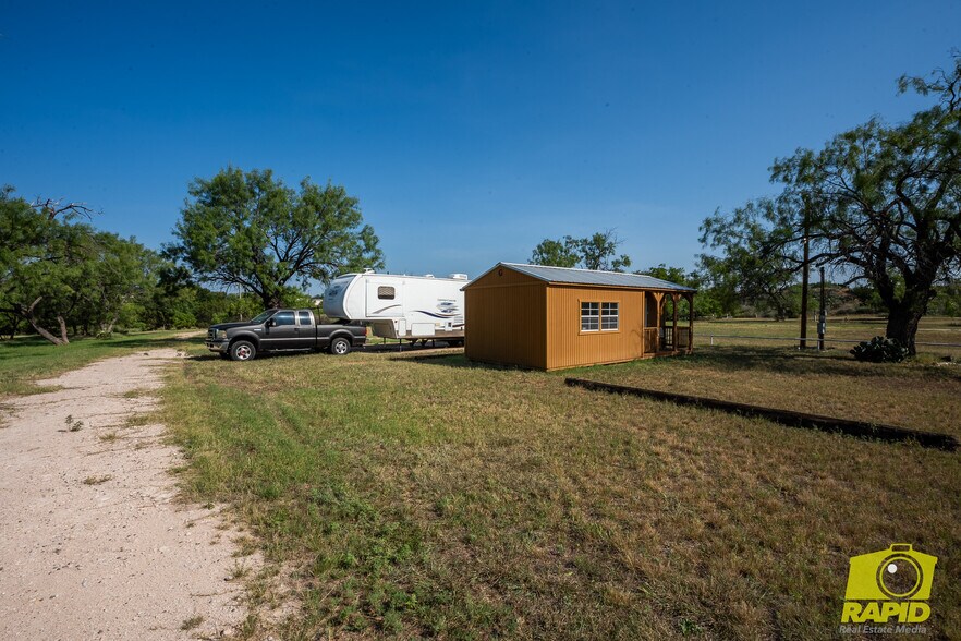 More Photos Of 425 Highland Park, Robert Lee Flex For Sale