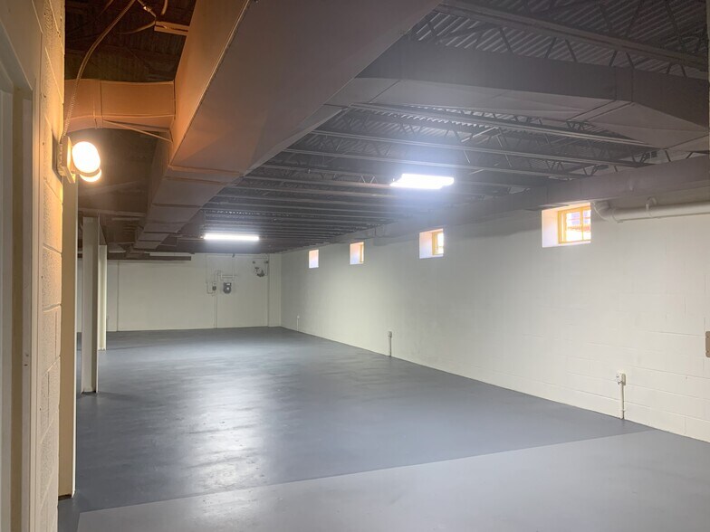 More Photos Of 5810-5814 Seminary Rd, Alexandria Freestanding For Lease