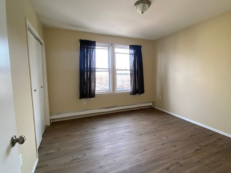 More Photos Of 6817 Forest Ave, Ridgewood Storefront Retail Residential For Sale