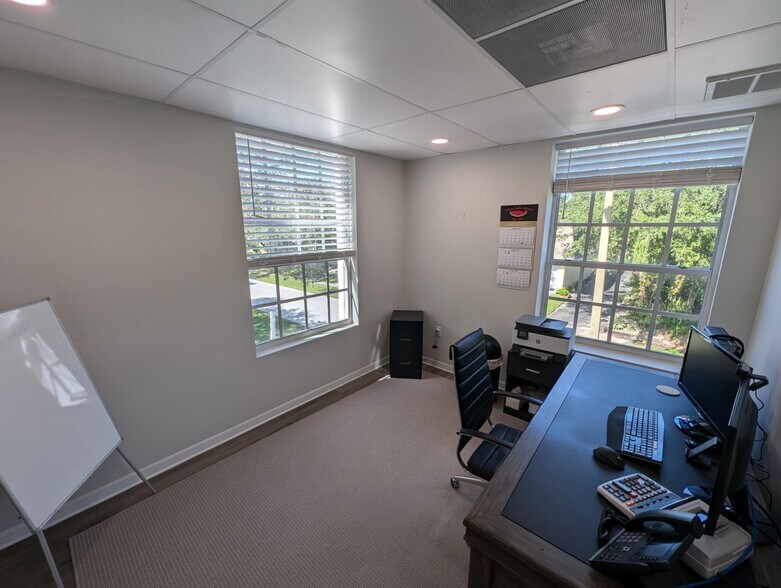 More Photos Of 3055 Cardinal Dr, Vero Beach Office For Lease