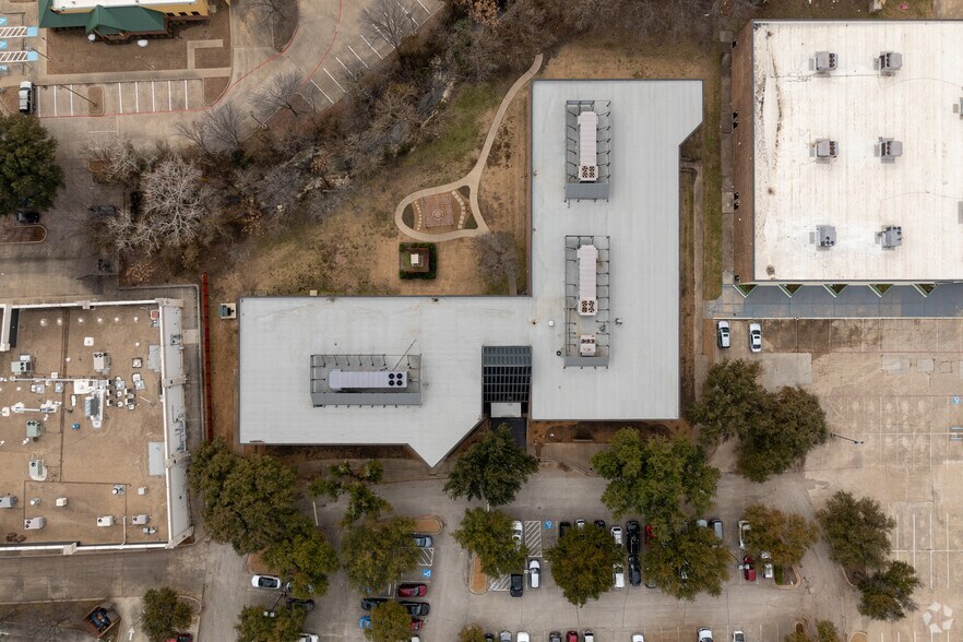 More Photos Of 200 Chisholm Pl, Plano Office For Lease