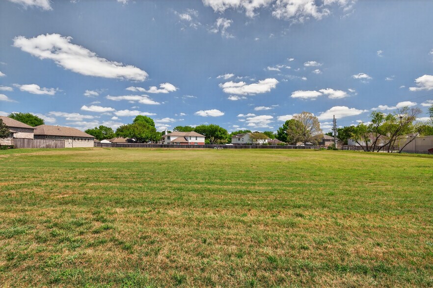 More Photos Of 32400 SH 249, Pinehurst Office For Sale