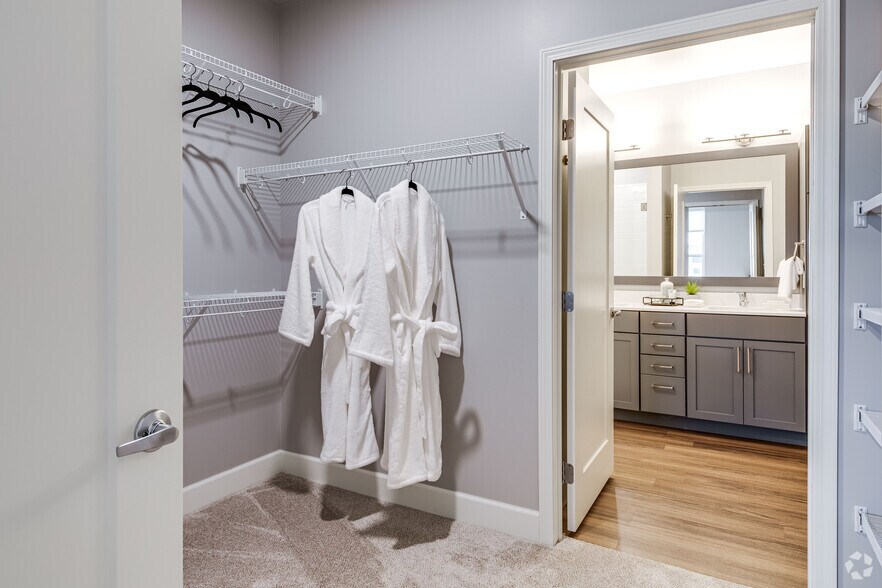 More Photos Of 800 Cretin Ave S, Saint Paul Apartments For Lease