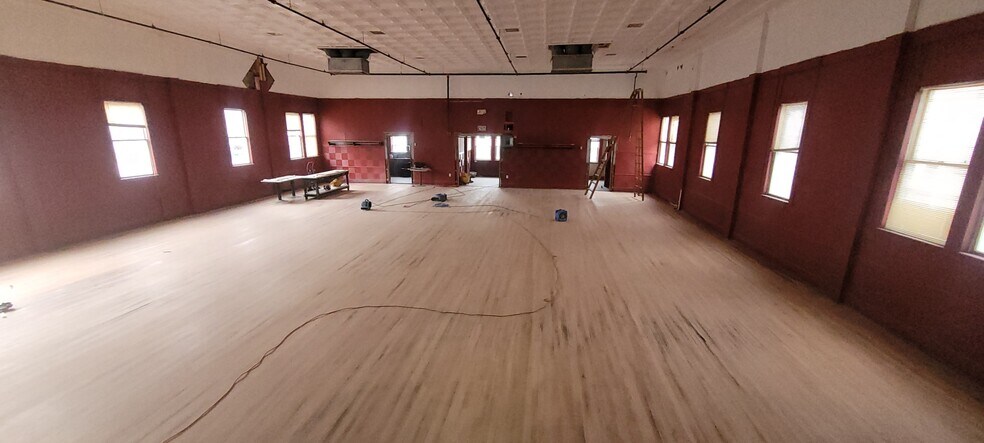 More Photos Of 8-10 E Hoosac St, Adams Restaurant For Sale