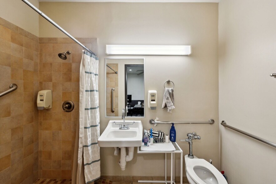 More Photos Of 2128 Babcock Rd, San Antonio Medical For Sale