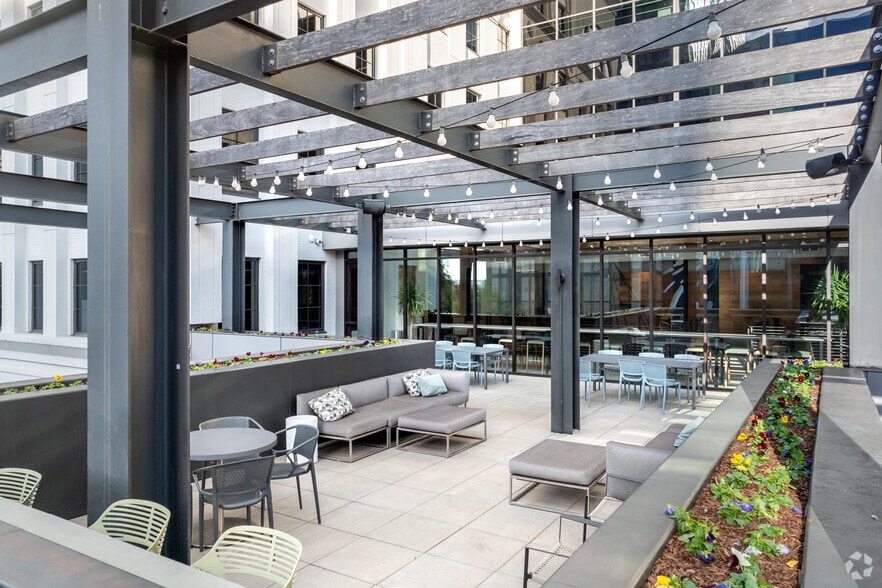 More Photos Of 1375 Peachtree St NE, Atlanta Office For Lease