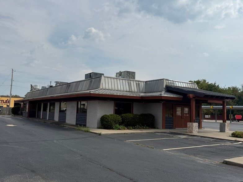 More Photos Of 1640 N Glenstone Ave, Springfield General Retail For Lease