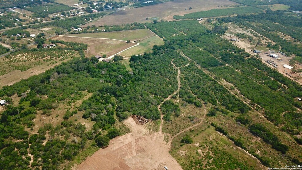 More Photos Of 17171 Interstate 35 S, Atascosa Land For Sale