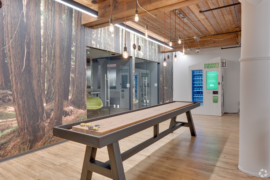 More Photos Of 600 W Fulton St, Chicago Office For Lease