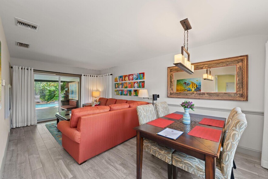 More Photos Of 941 Virginia Dr, Sarasota Specialty For Sale