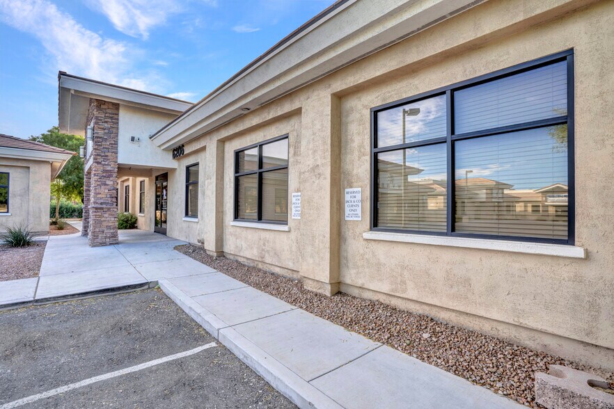 More Photos Of 6206 W Desert Inn Rd, Las Vegas Office For Lease