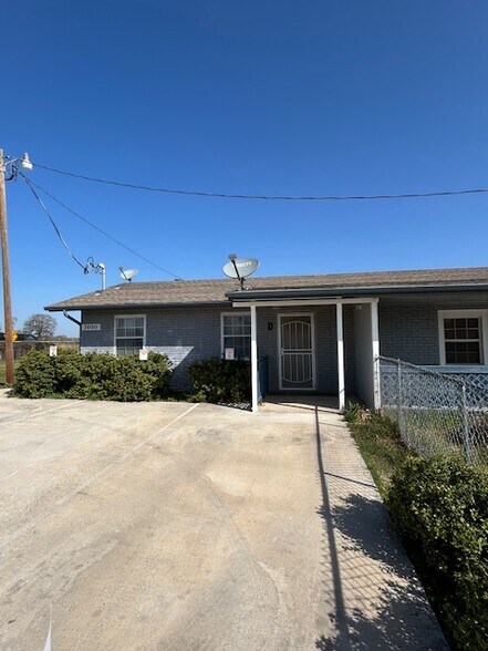 More Photos Of 3000 N Cardinal Rd, Azle Apartments For Sale