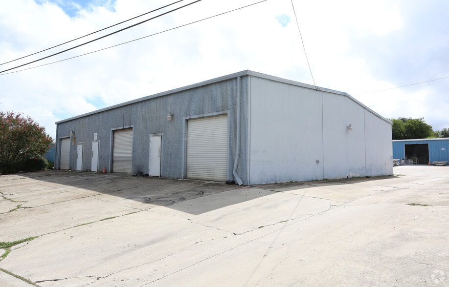 Primary Photo Of 6630-1 Topper Run, San Antonio Warehouse For Lease