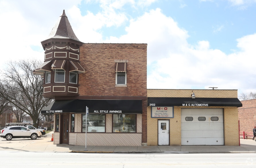More Photos Of 2100 W Lake St, Melrose Park Storefront Retail Residential For Lease