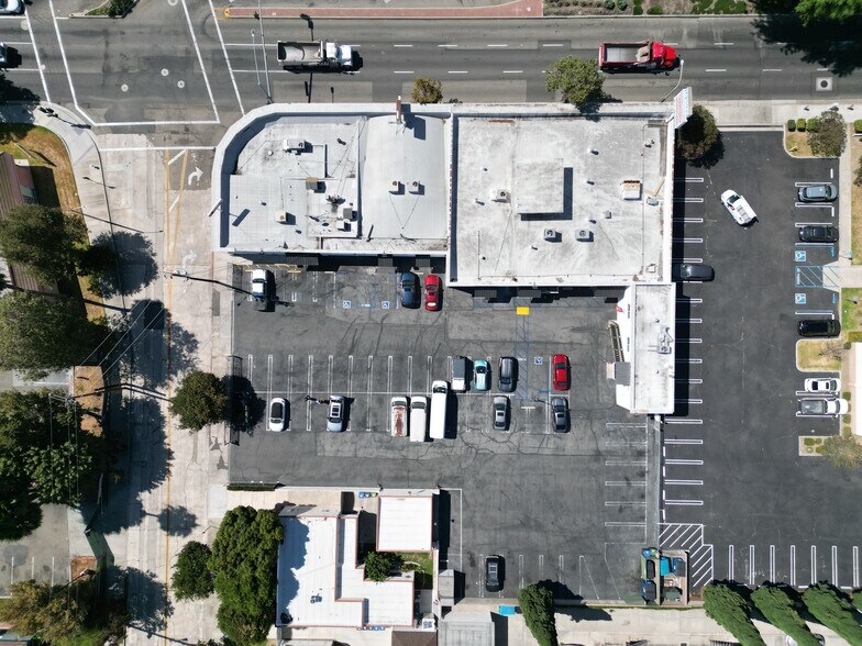 More Photos Of 501 W 17th St, Santa Ana Storefront Retail Office For Lease