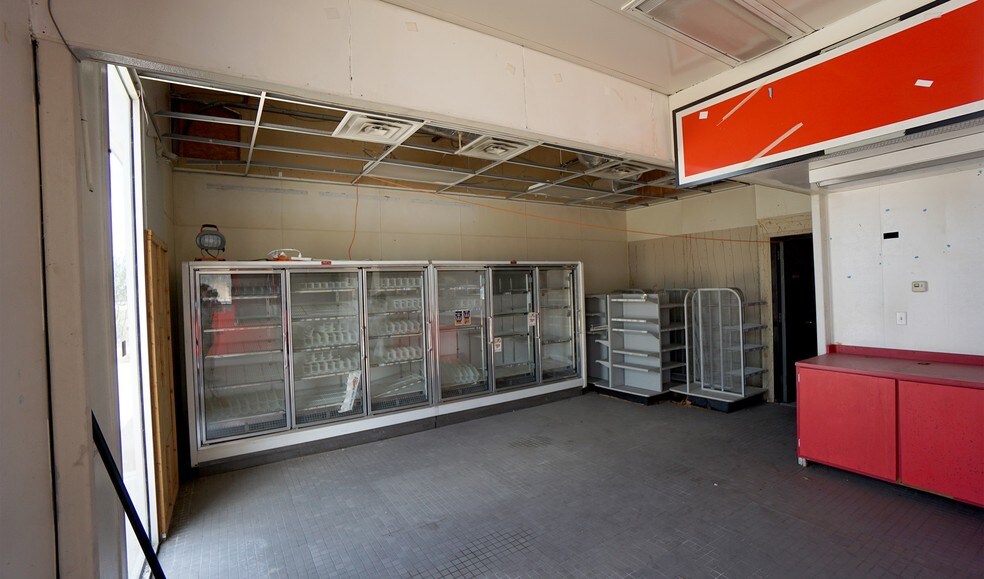 More Photos Of 321 N Interstate 35, Georgetown Restaurant For Sale