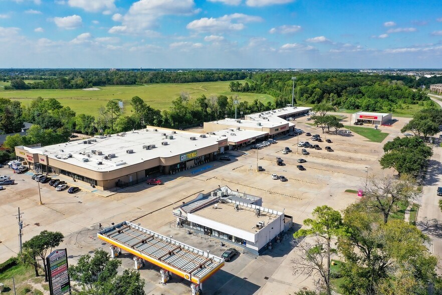 More Photos Of 17503-17587 Imperial Valley Dr, Houston Unknown For Lease