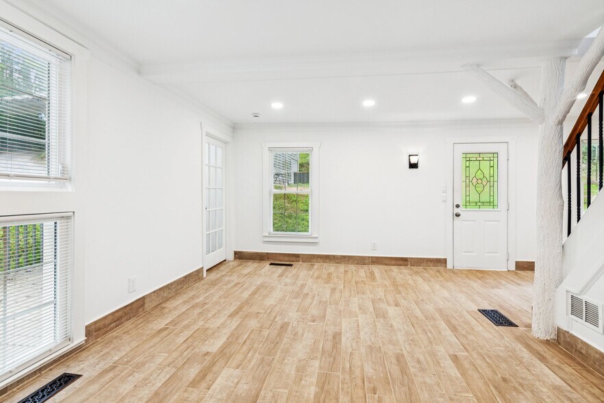 More Photos Of 375 Deerfield Dr, Dahlonega Multifamily For Sale