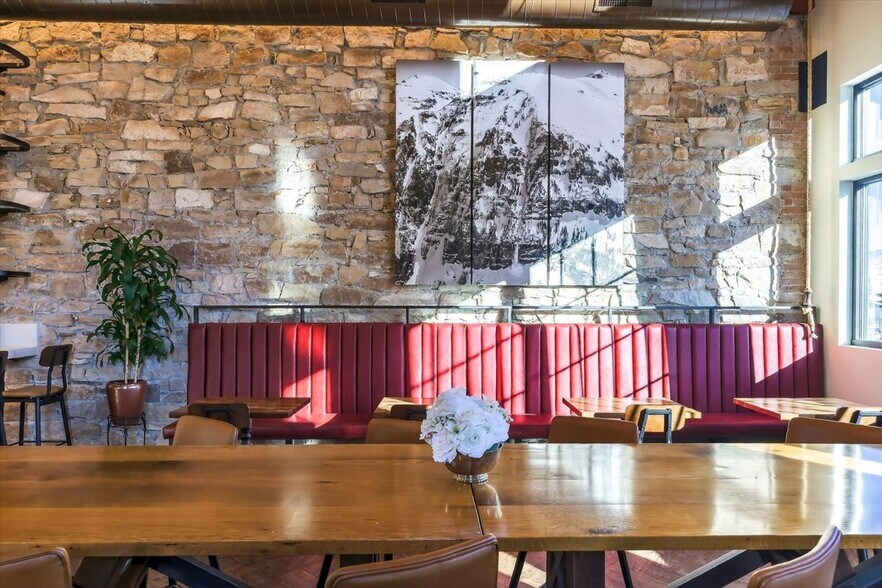 More Photos Of 185 N Lena St, Ridgway General Retail For Lease