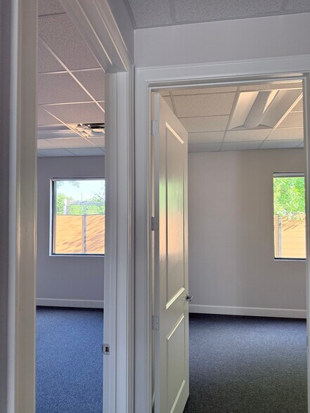 More Photos Of 18707 Mueschke Rd, Cypress Office For Sale