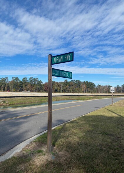 More Photos Of Commerce Park Drive Dr, Conway Warehouse For Sale