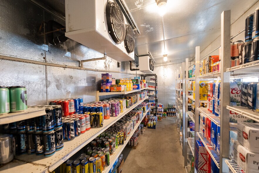 More Photos Of 2730 Meridian St, Bellingham Service Station For Sale