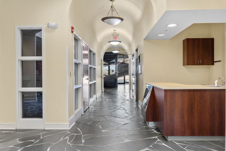 More Photos Of 201 E Livermore Dr, Pembroke Medical For Sale