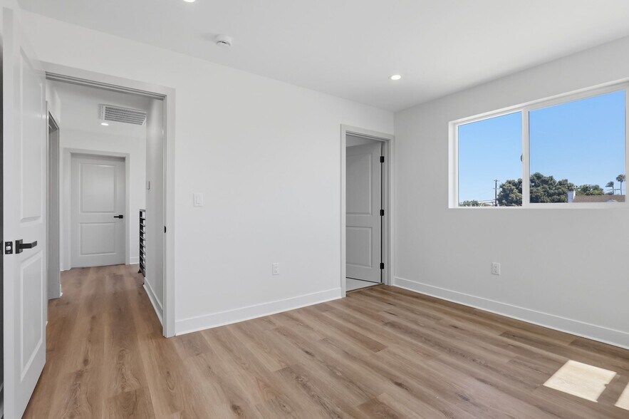 More Photos Of 1507 W 83rd St, Los Angeles Apartments For Sale