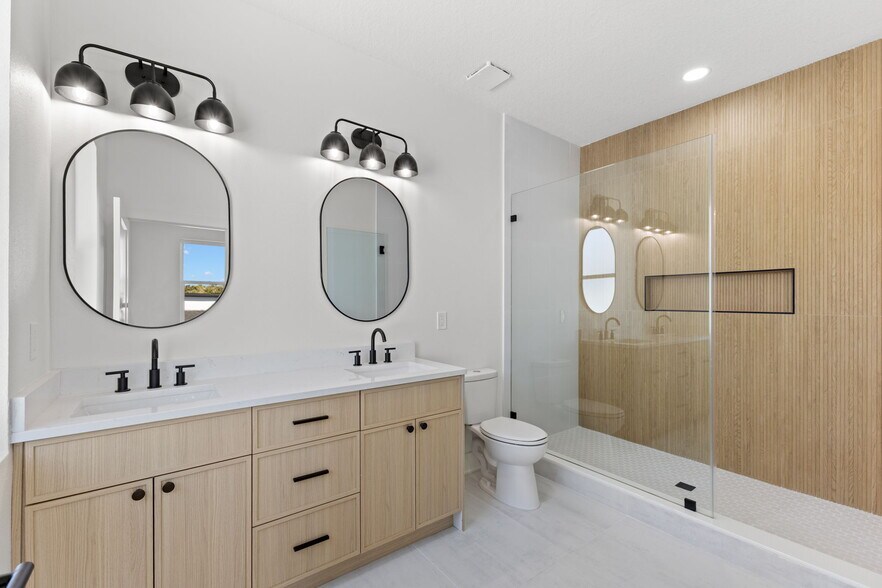More Photos Of 2525 13th Ave N, Saint Petersburg Multifamily For Sale