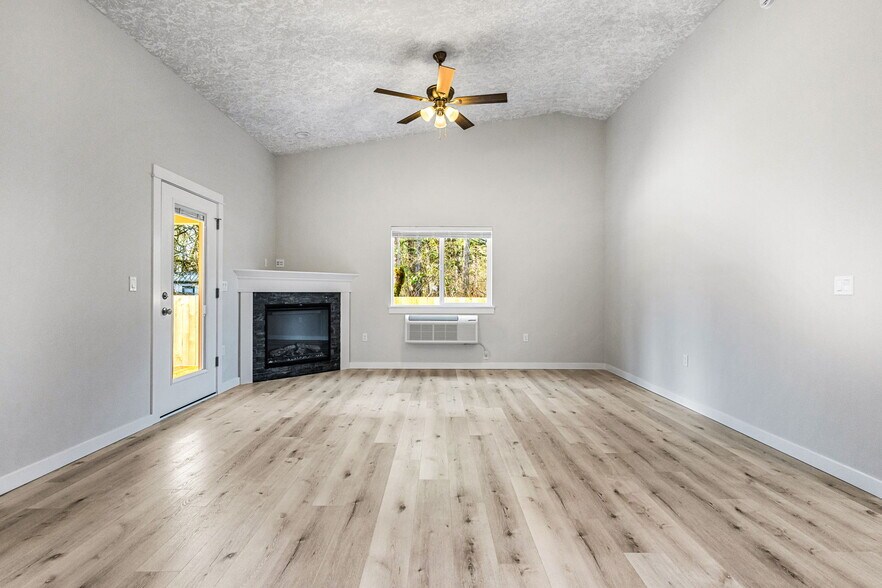 More Photos Of 3631 Green River Rd, Sweet Home Multifamily For Sale