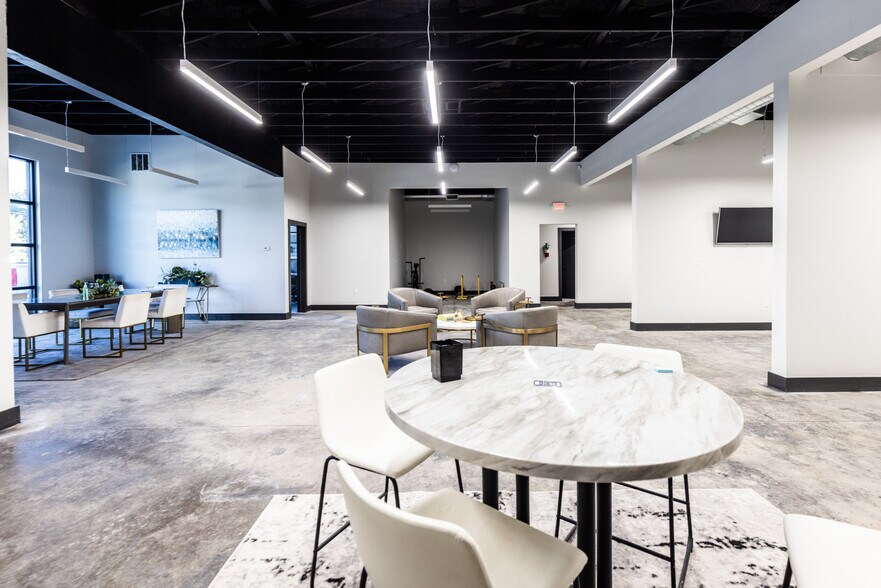 More Photos Of 6610 E 121st St, Bixby Office For Lease