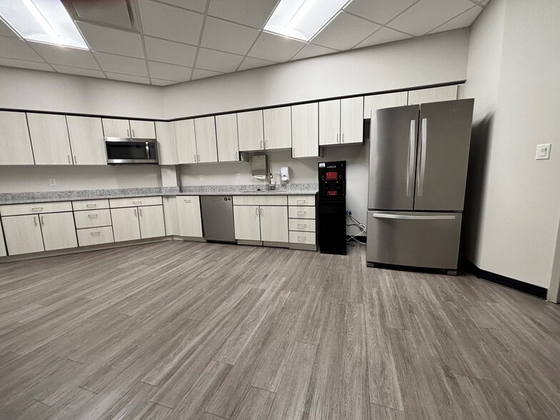 More Photos Of 4460 Highland Dr, Salt Lake City Medical For Lease