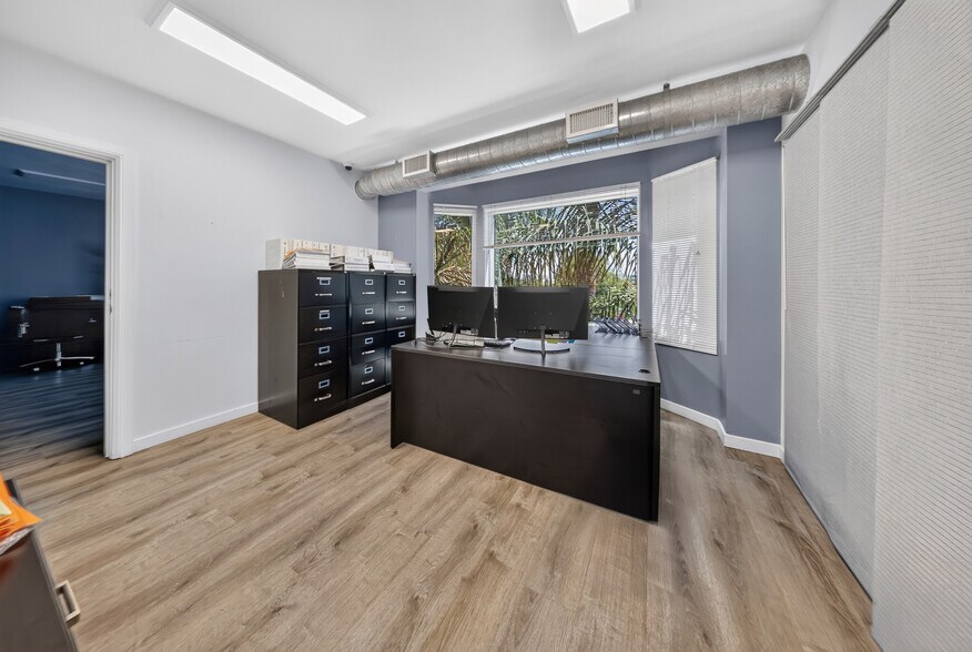 More Photos Of 20847 Sherman Way, Canoga Park Office For Sale