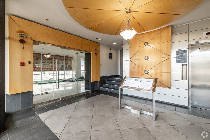 More Photos Of 400 Boul Curé-Labelle, Laval Loft Creative Space For Sale