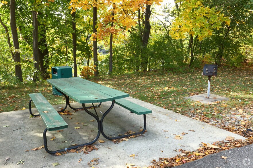 More Photos Of 831 Green Rd, Ypsilanti Apartments For Sale