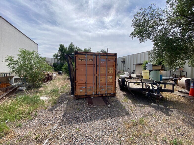 More Photos Of 3030-3040 S Vallejo St, Englewood Warehouse For Sale