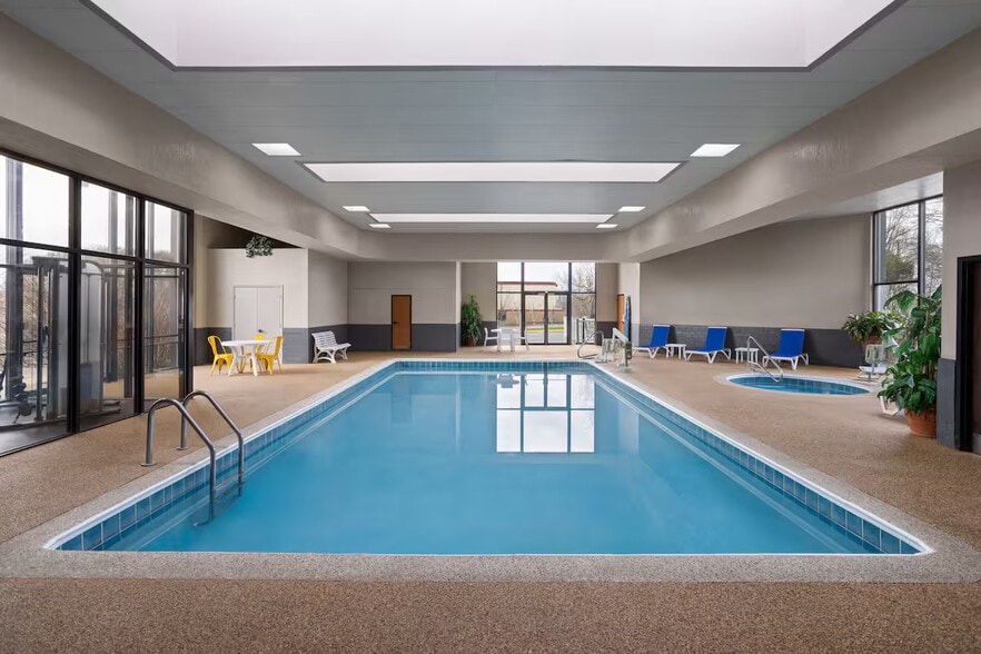 More Photos Of 210 Executive Dr, Cranberry Township Hotel For Sale