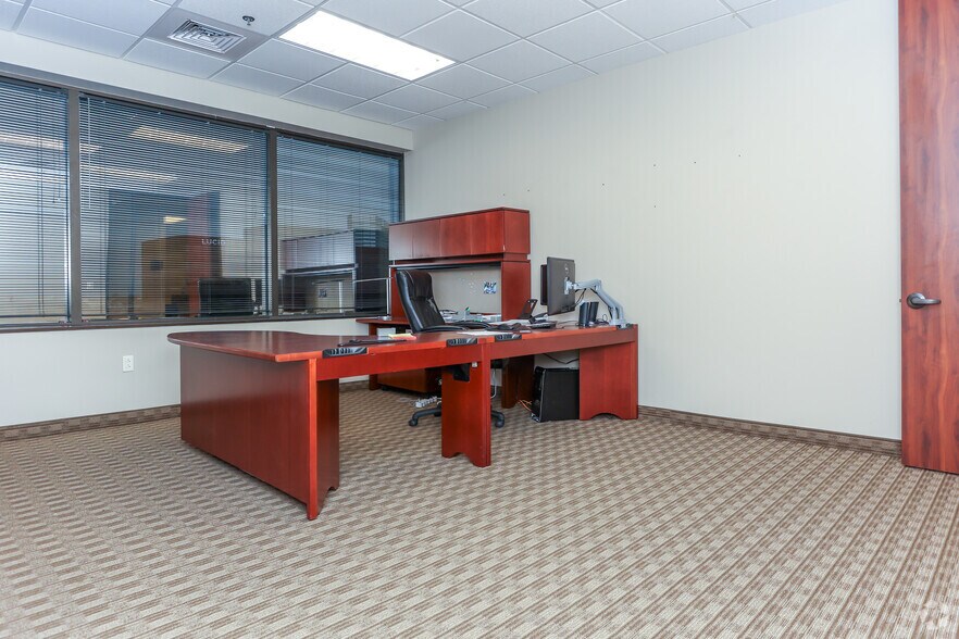 More Photos Of 450 E John Carpenter Fwy, Irving Office For Lease