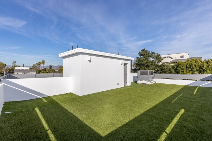 More Photos Of 10857 Morrison St, North Hollywood Apartments For Sale