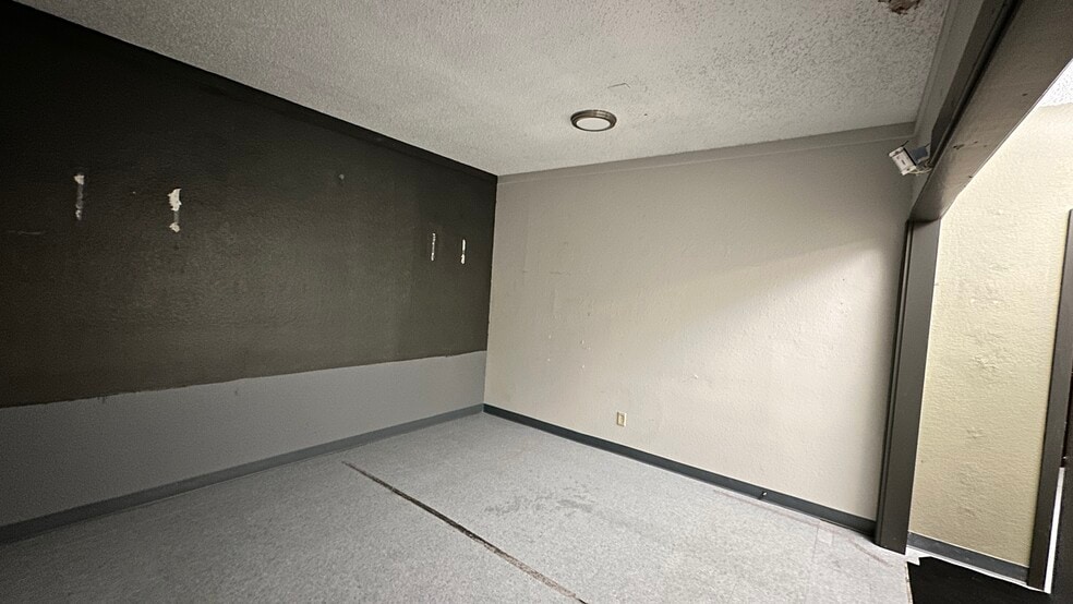 More Photos Of 4119 W FM 2147, Cottonwood Shores Storefront Retail Office For Lease