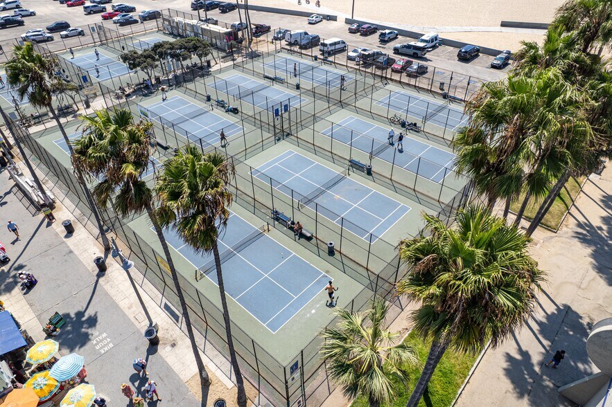 More Photos Of 1908-1910 Pacific Ave, Venice Apartments For Sale