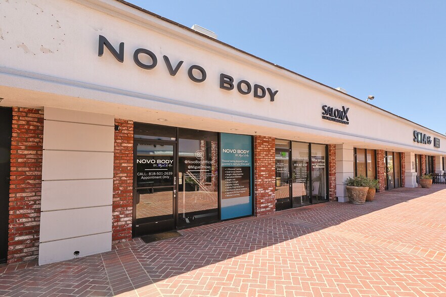More Photos Of 15928 Ventura Blvd, Encino Storefront Retail Office For Lease