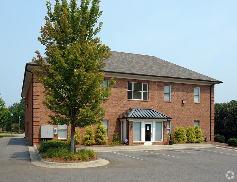 More Photos Of 4550 Country Club Rd, Winston-Salem Medical For Lease