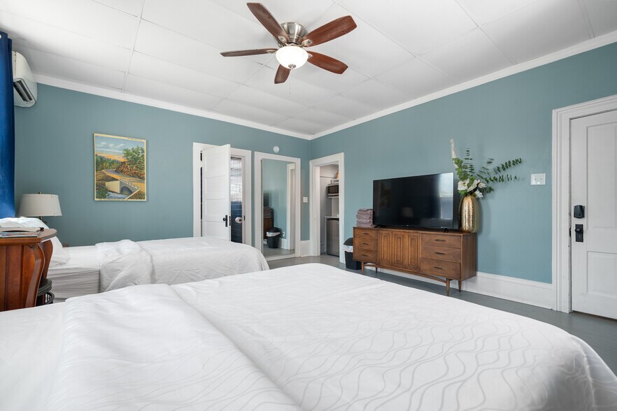 More Photos Of 741 Park Ave, Hot Springs Hotel For Sale