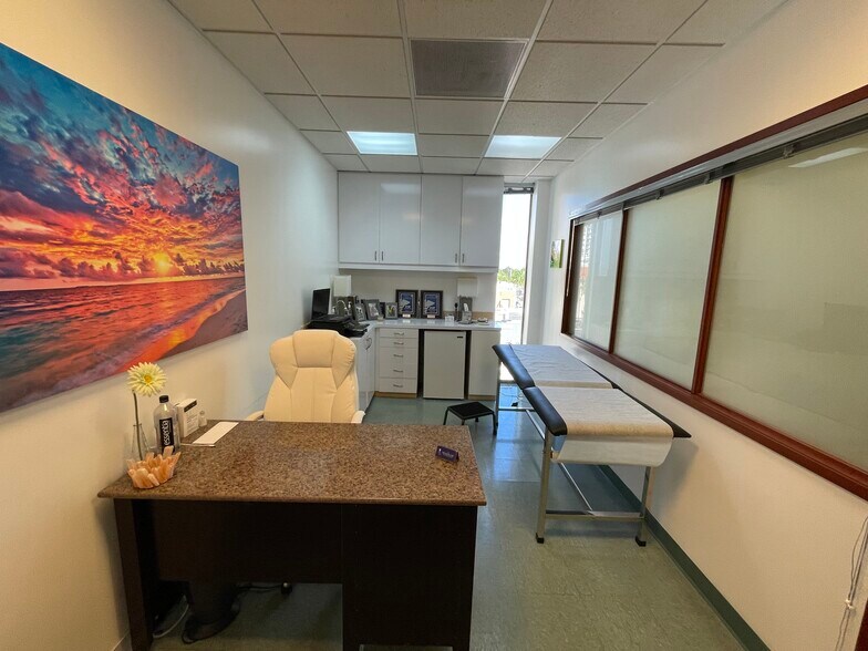 More Photos Of 2550 S Douglas Rd, Coral Gables Medical For Lease