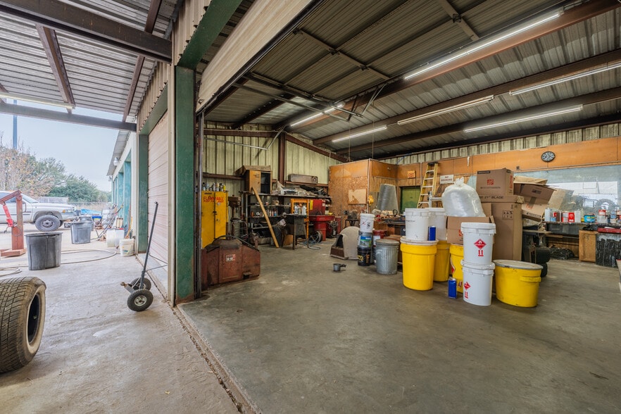 More Photos Of 17727 FM 2920 Rd, Tomball Auto Dealership For Sale