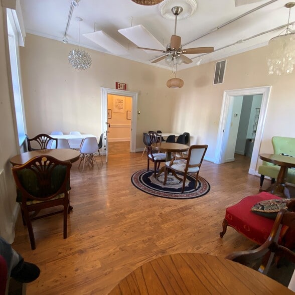 More Photos Of 11 W Market St, Leesburg Medical For Lease