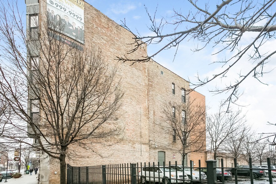 More Photos Of 716 E 47th St, Chicago Loft Creative Space For Sale